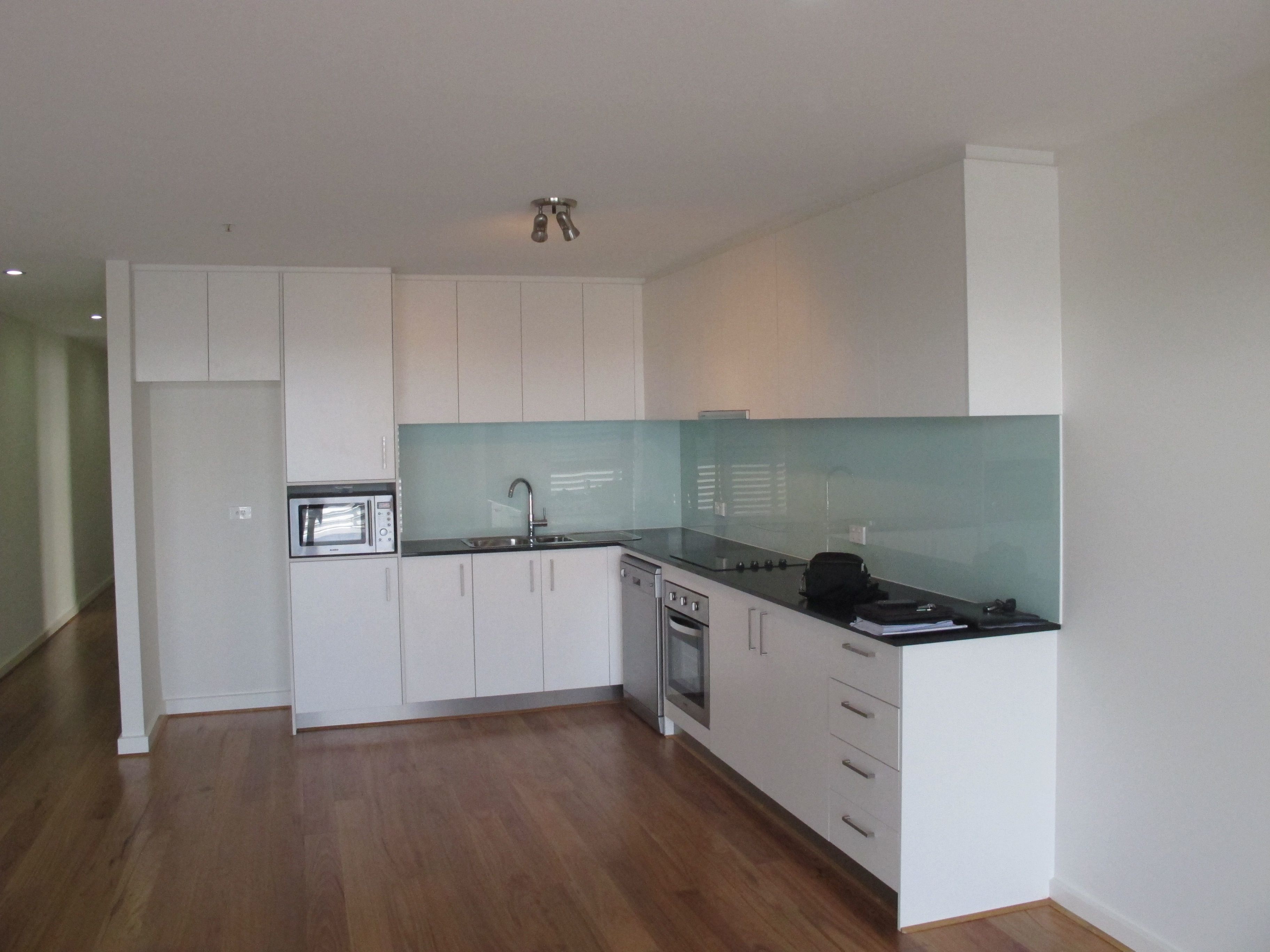 Mentone Unit for Sale: 2 Bds, A/C, Balcony, Garage, $635K-$650K